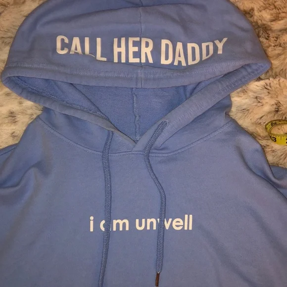 CALL HER DADDY- I AM UNWELL CROPPED HOODIE - Picture 6 of 7